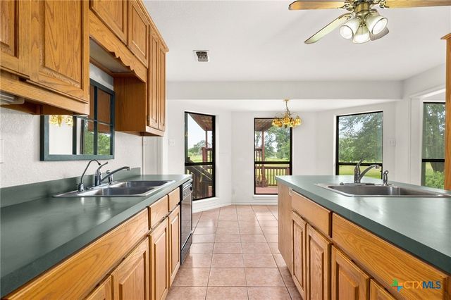 16567 Fm 725, Seguin, TX 78155