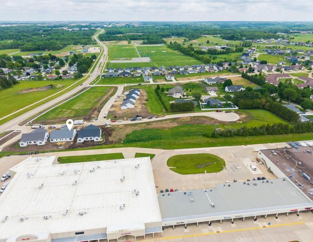 1210 Rock Ridge Circle, Waverly, IA 50677