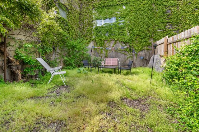 2010 E YORK ST, Philadelphia, PA 19125