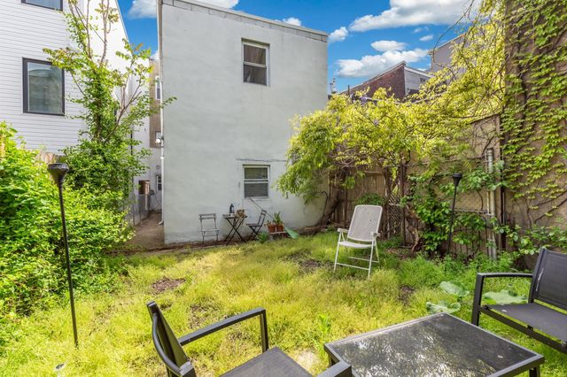 2010 E YORK ST, Philadelphia, PA 19125