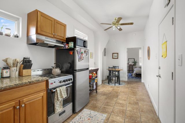 2010 E YORK ST, Philadelphia, PA 19125