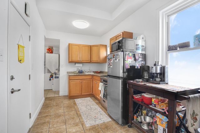 2010 E YORK ST, Philadelphia, PA 19125