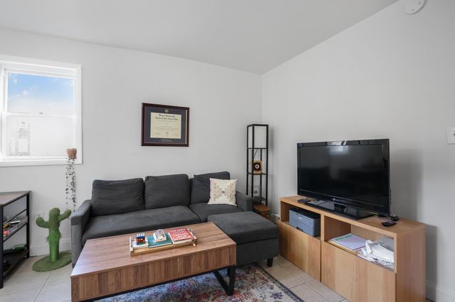 2010 E YORK ST, Philadelphia, PA 19125
