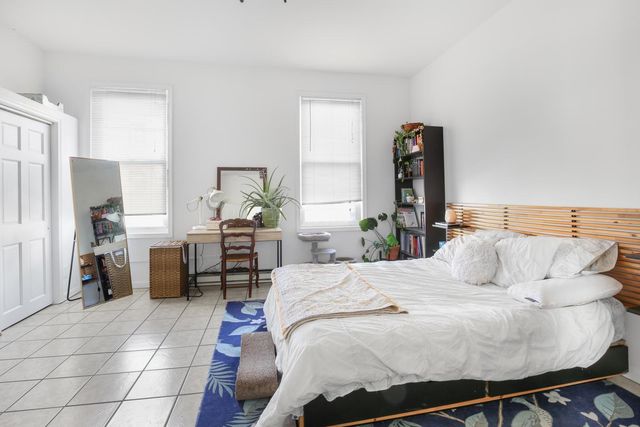 2010 E YORK ST, Philadelphia, PA 19125
