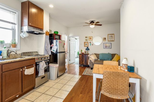 2010 E YORK ST, Philadelphia, PA 19125