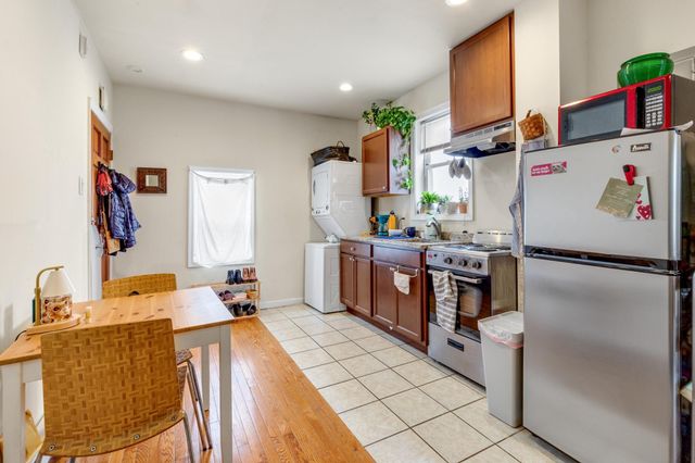 2010 E YORK ST, Philadelphia, PA 19125
