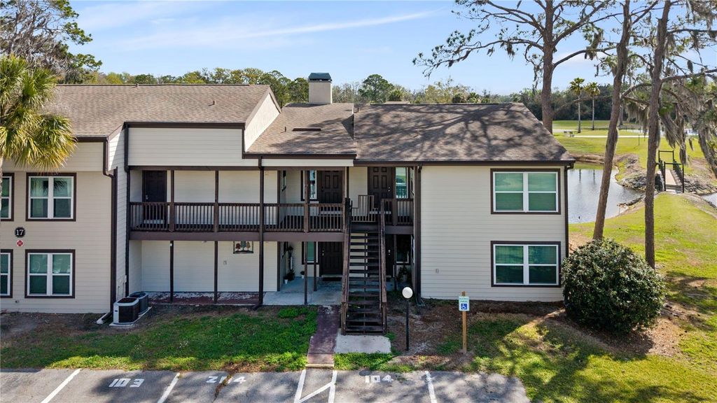 Image 2 of property listing at 17203 SANDALWOOD DRIVE 17203, Wildwood, FL 34785