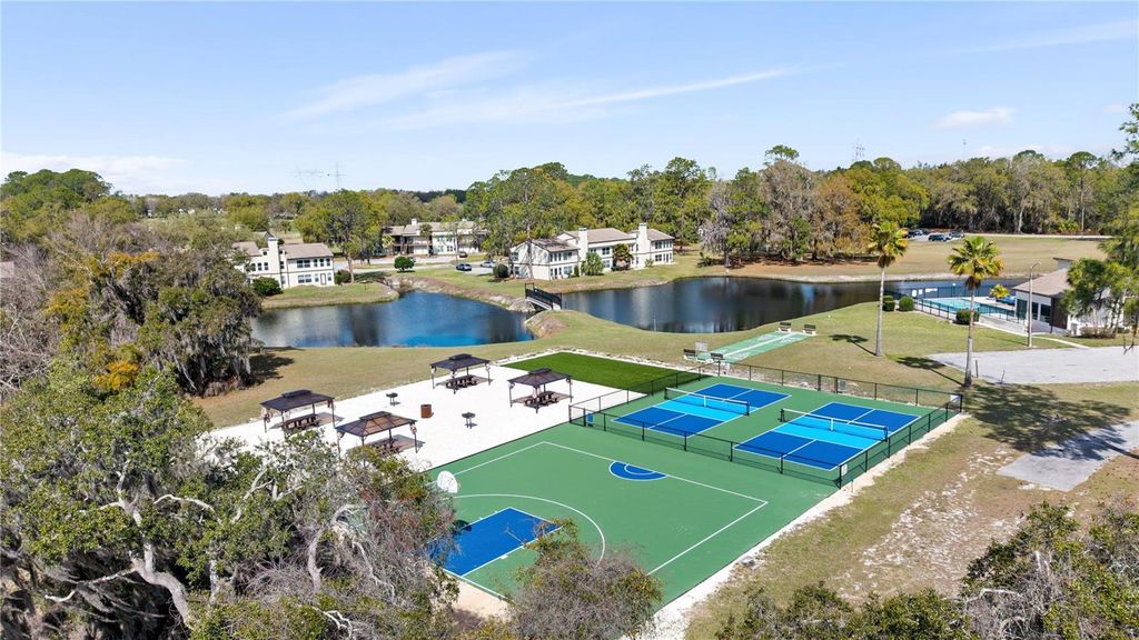 Image 7 of property listing at 17203 SANDALWOOD DRIVE 17203, Wildwood, FL 34785