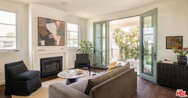 1062 Beverly Way, Altadena, CA 91001