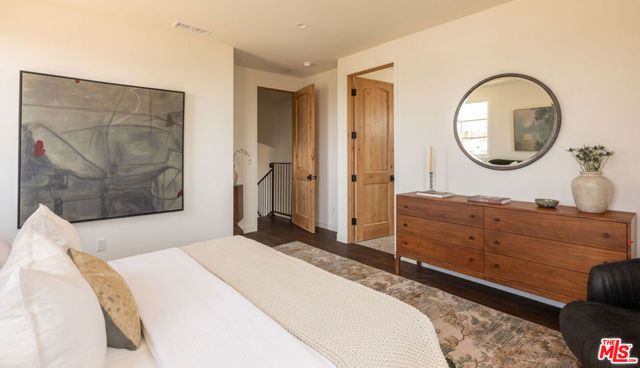1062 Beverly Way, Altadena, CA 91001