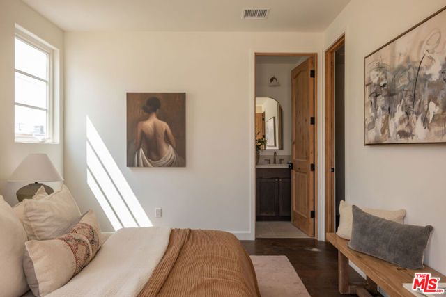 1062 Beverly Way, Altadena, CA 91001