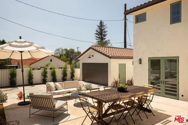 1062 Beverly Way, Altadena, CA 91001