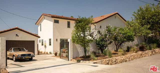 1062 Beverly Way, Altadena, CA 91001