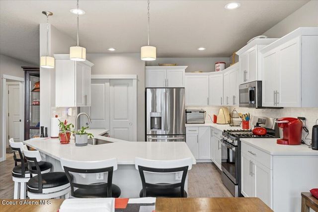 660 E Ripatti Way, Hayden, ID 83835