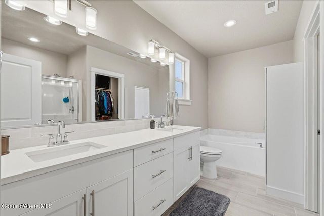 660 E Ripatti Way, Hayden, ID 83835