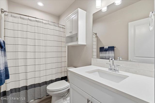 660 E Ripatti Way, Hayden, ID 83835