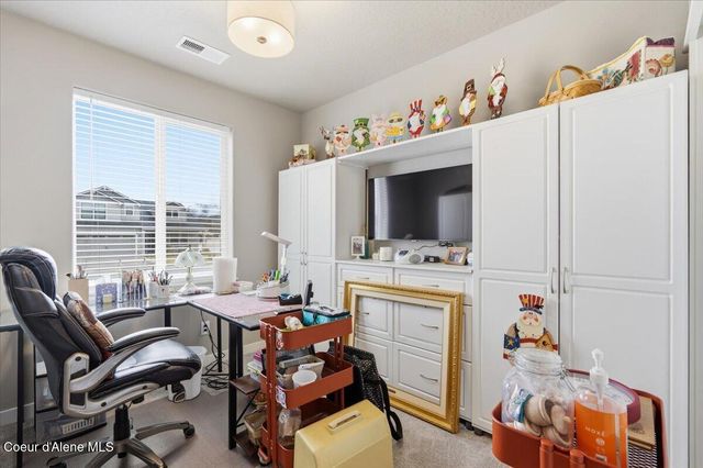 660 E Ripatti Way, Hayden, ID 83835