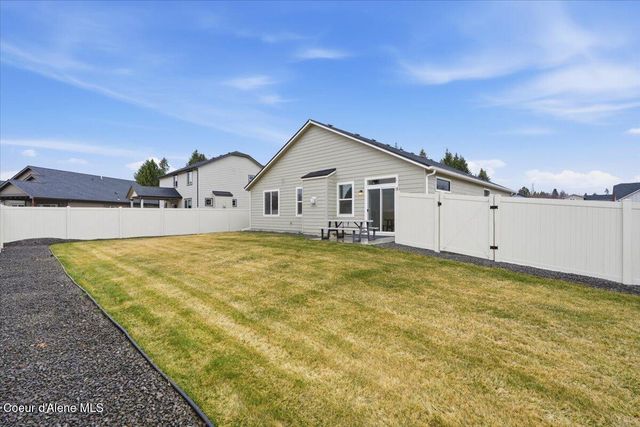 660 E Ripatti Way, Hayden, ID 83835