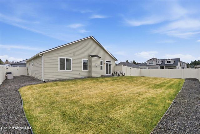 660 E Ripatti Way, Hayden, ID 83835