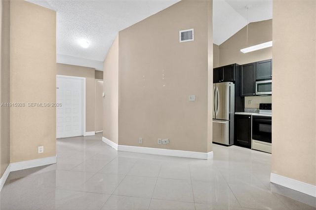 9407 SW 138th Place 9407, Miami, FL 33186