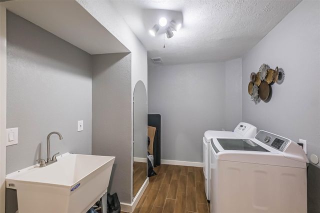 4207 Pecan Bend Drive, Richmond, TX 77406