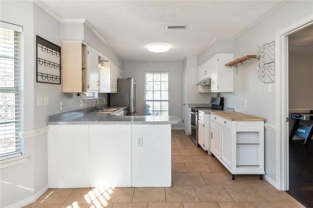 430 Lakeview Drive, Mobile, AL 36695