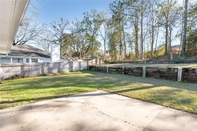 430 Lakeview Drive, Mobile, AL 36695