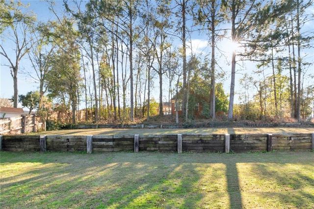 430 Lakeview Drive, Mobile, AL 36695