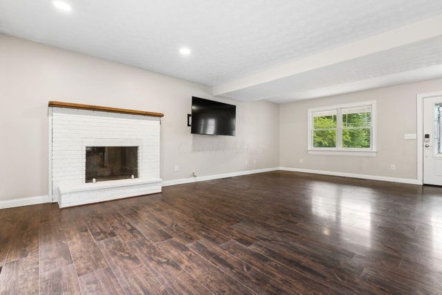 251 Needles Drive SW, Pataskala, OH 43062