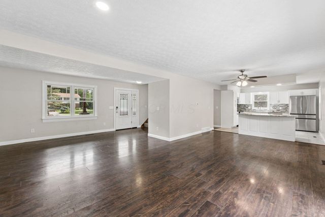 251 Needles Drive SW, Pataskala, OH 43062