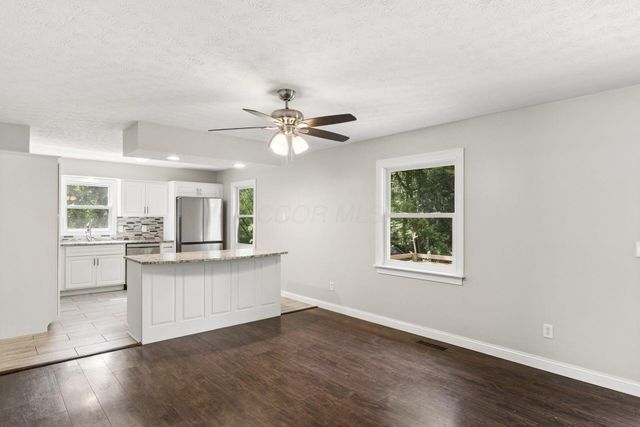 251 Needles Drive SW, Pataskala, OH 43062