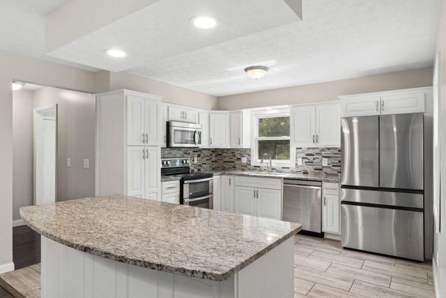251 Needles Drive SW, Pataskala, OH 43062