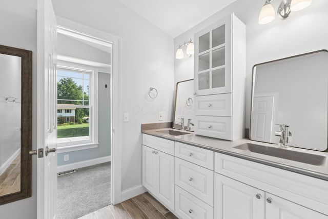 251 Needles Drive SW, Pataskala, OH 43062