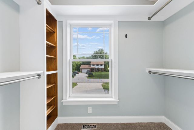 251 Needles Drive SW, Pataskala, OH 43062