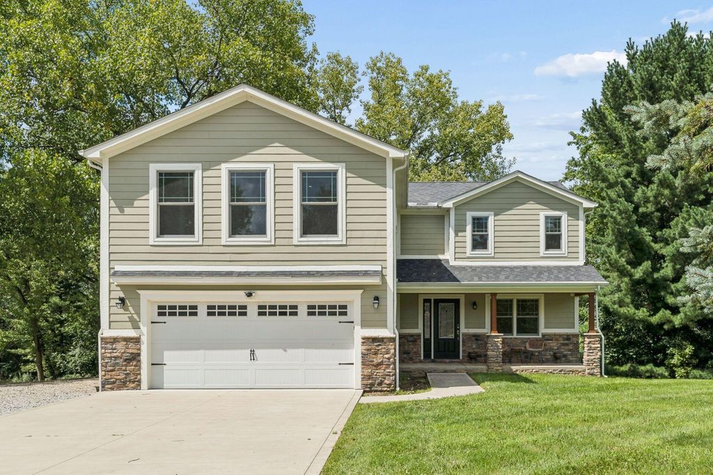 251 Needles Drive SW, Pataskala, OH 43062