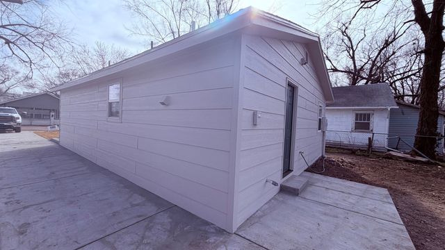 3333 N Market St, Wichita, KS 67219