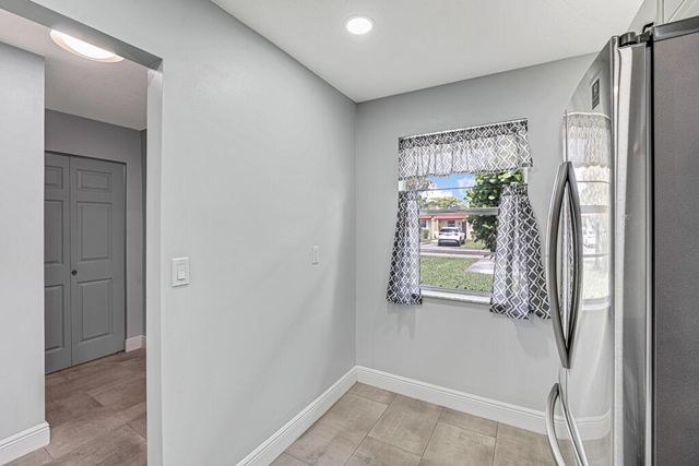 104 Lake Barbara Drive, West Palm Beach, FL 33411