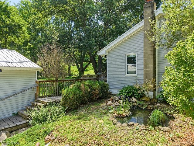 7091 Akron Avenue NW, New Franklin, OH 44614