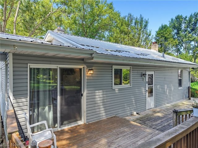 7091 Akron Avenue NW, New Franklin, OH 44614