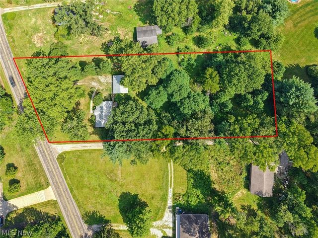 7091 Akron Avenue NW, New Franklin, OH 44614