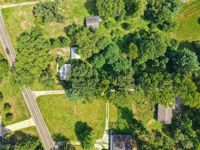 7091 Akron Avenue NW, New Franklin, OH 44614