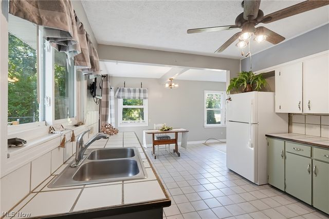 7091 Akron Avenue NW, New Franklin, OH 44614