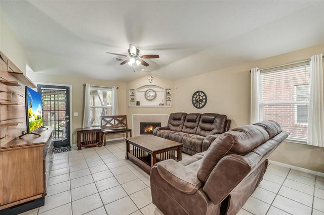 17118 Shadow Ledge Drive, Houston, TX 77095