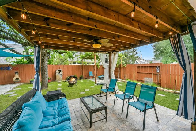 17118 Shadow Ledge Drive, Houston, TX 77095