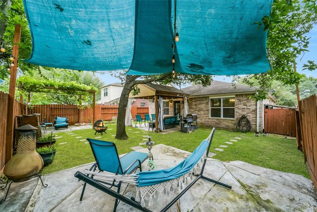 17118 Shadow Ledge Drive, Houston, TX 77095