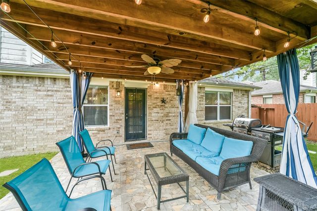 17118 Shadow Ledge Drive, Houston, TX 77095