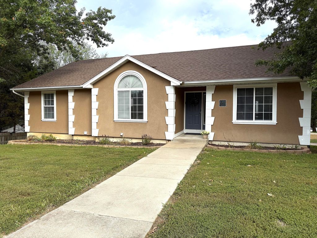 1101 W SOUTHAMPTON DR, Columbia, MO 65203