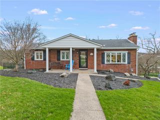 1236 Overlook Dr, N Franklin Twp, PA 15301