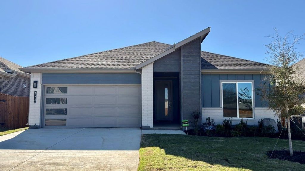 2512 Goldfinch Drive, Denton, TX 76205