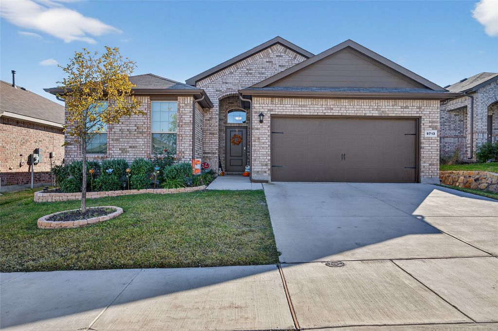 9713 Fallston Drive, Fort Worth, TX 76108